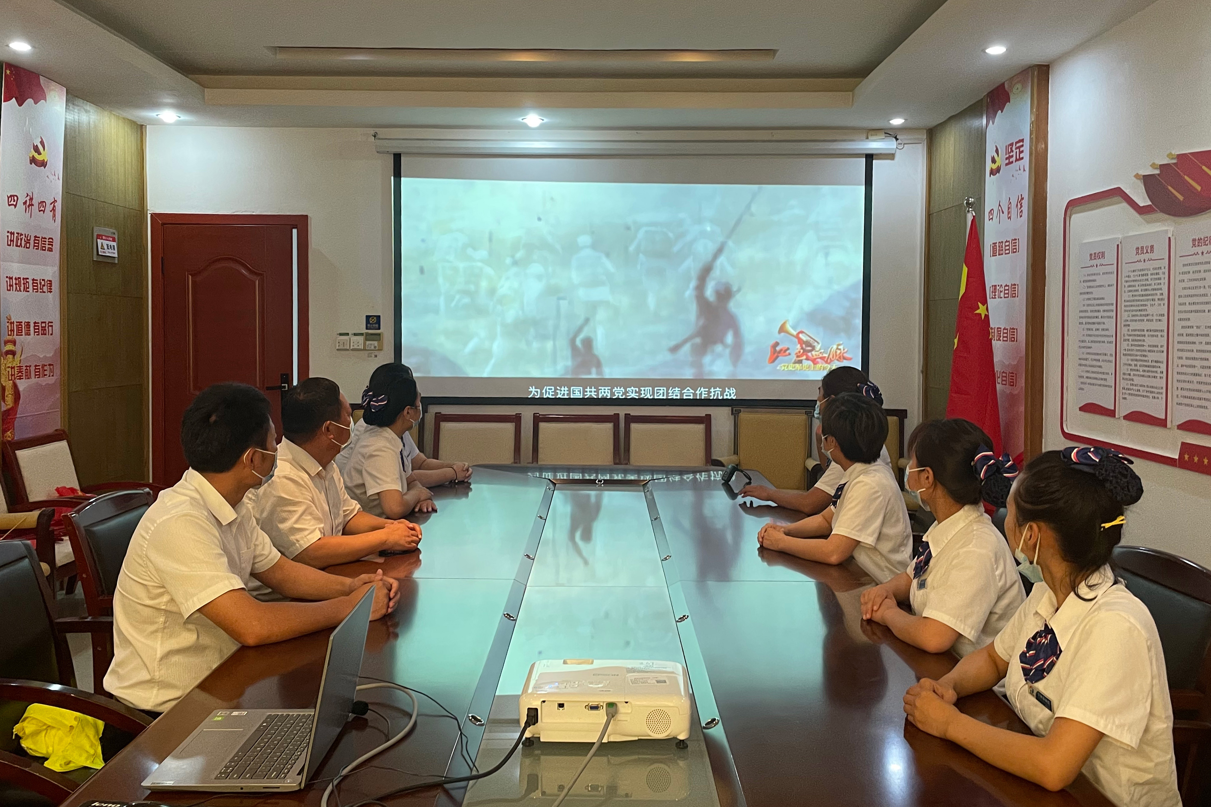 7月7日寧陵服務區(qū)聯(lián)合黨支部組織紀念全民族抗戰(zhàn)爆發(fā)85周年系列活動  鄭超_.jpg