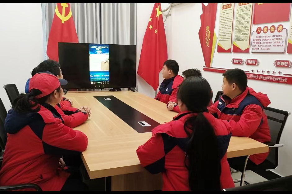 信陽(yáng)站普查宣傳觀看短視頻.jpg 信陽(yáng)站普查宣傳觀看短視頻.jpg