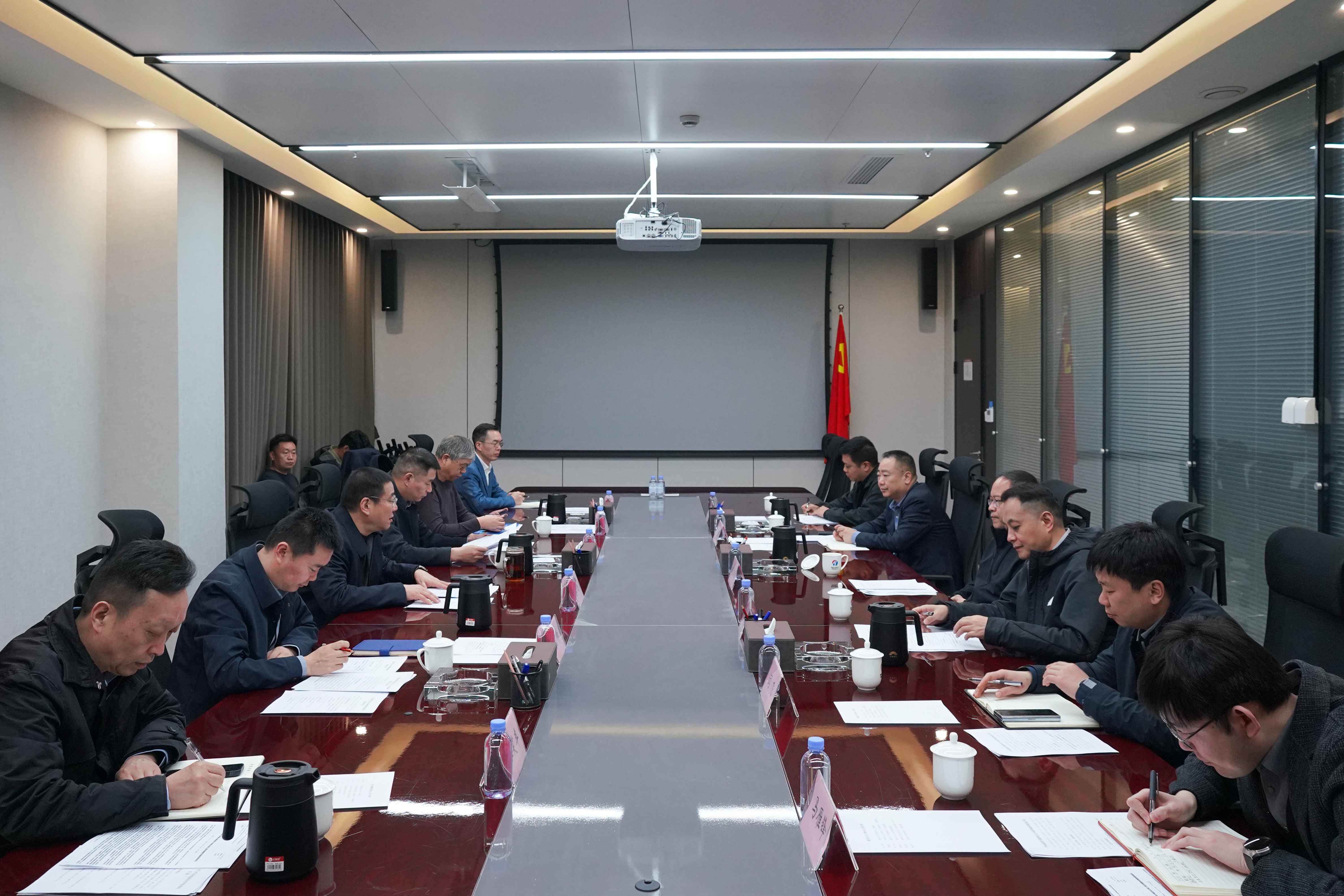 咨詢集團(tuán).jpg 咨詢集團(tuán).jpg