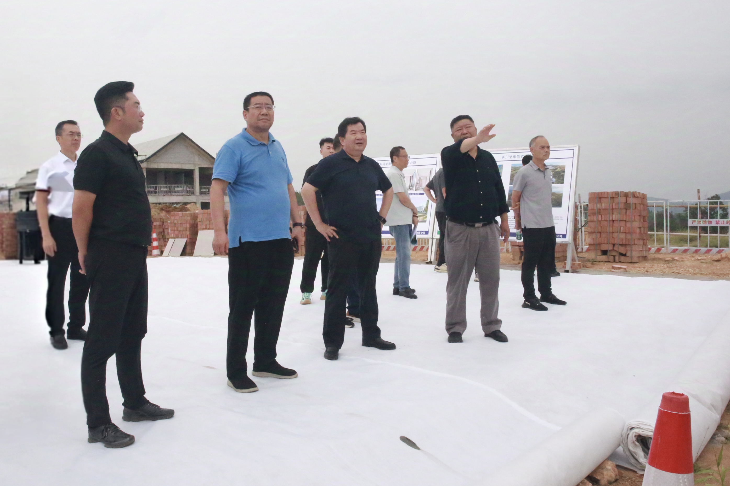 丹江湖2.jpg 丹江湖2.jpg